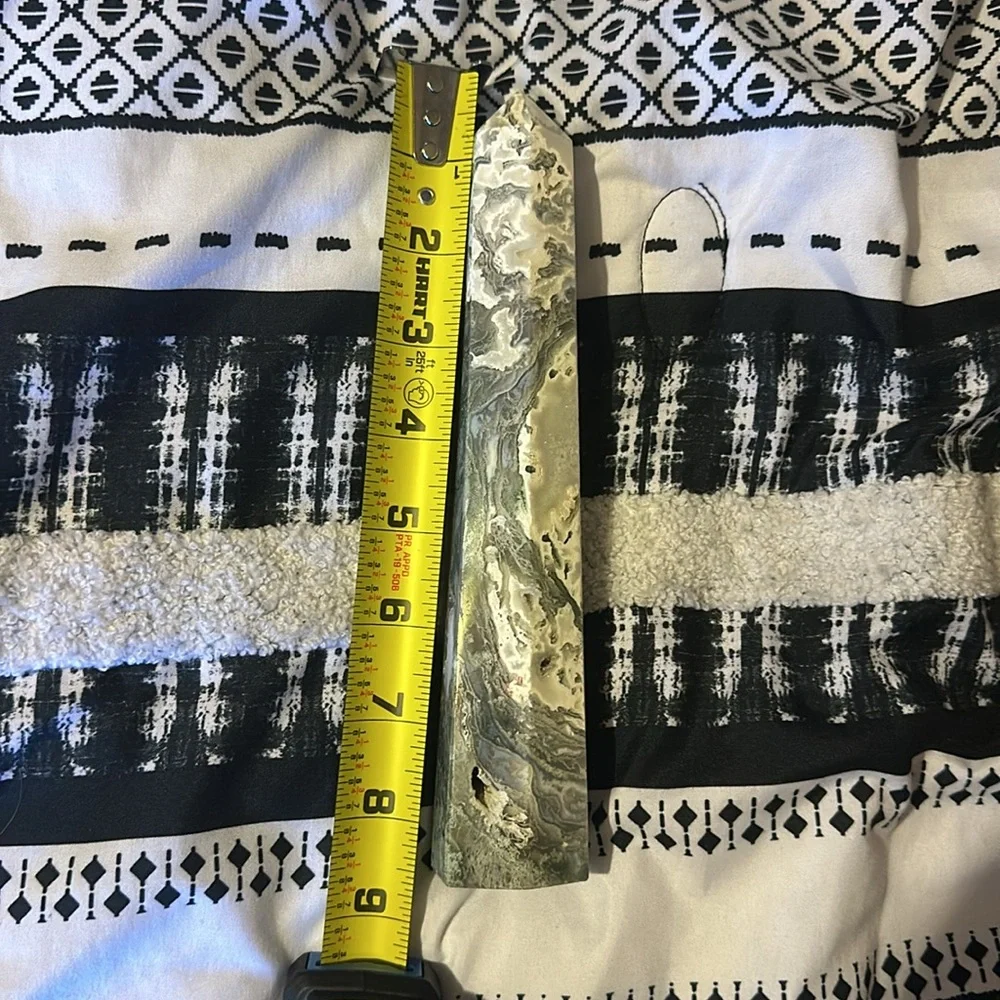 Sparkling moss agate tower - Picture 3 of 4